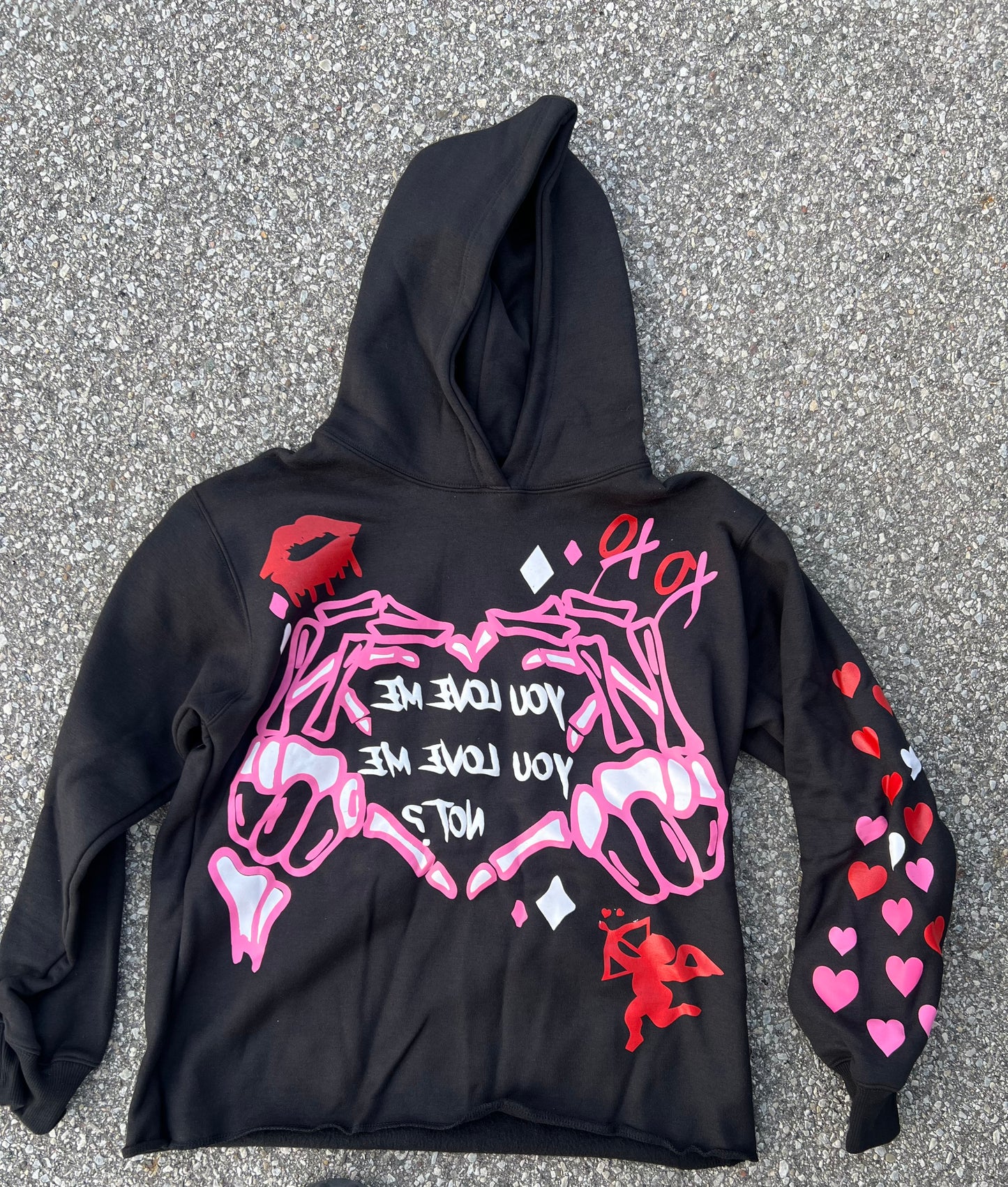 Black unisex hearts hoodie